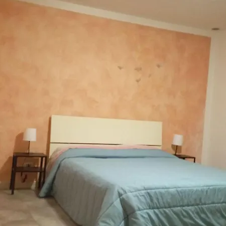 With Two Beds In The Historic Center Of Lägenhet Ciriè