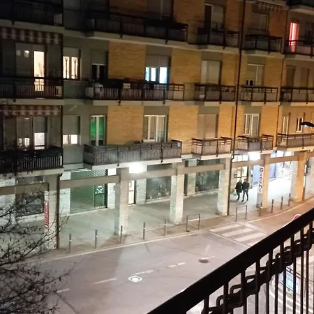With Two Beds In The Historic Center Of Ciri דירה *