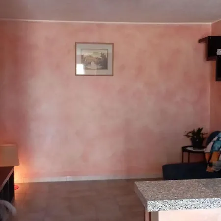 With Two Beds In The Historic Center Of Ciri Apartment